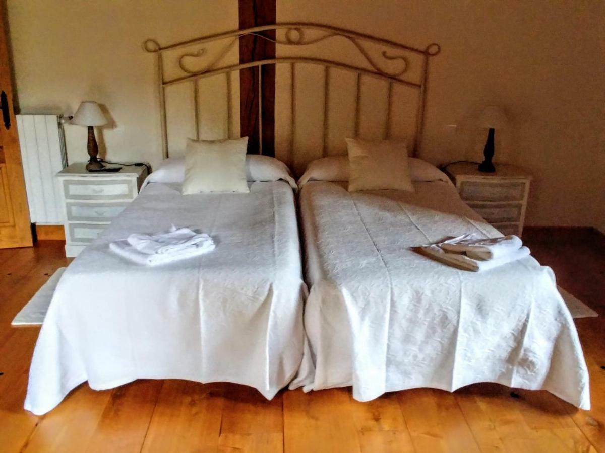 Trisileja En Novales Hotel Buitenkant foto