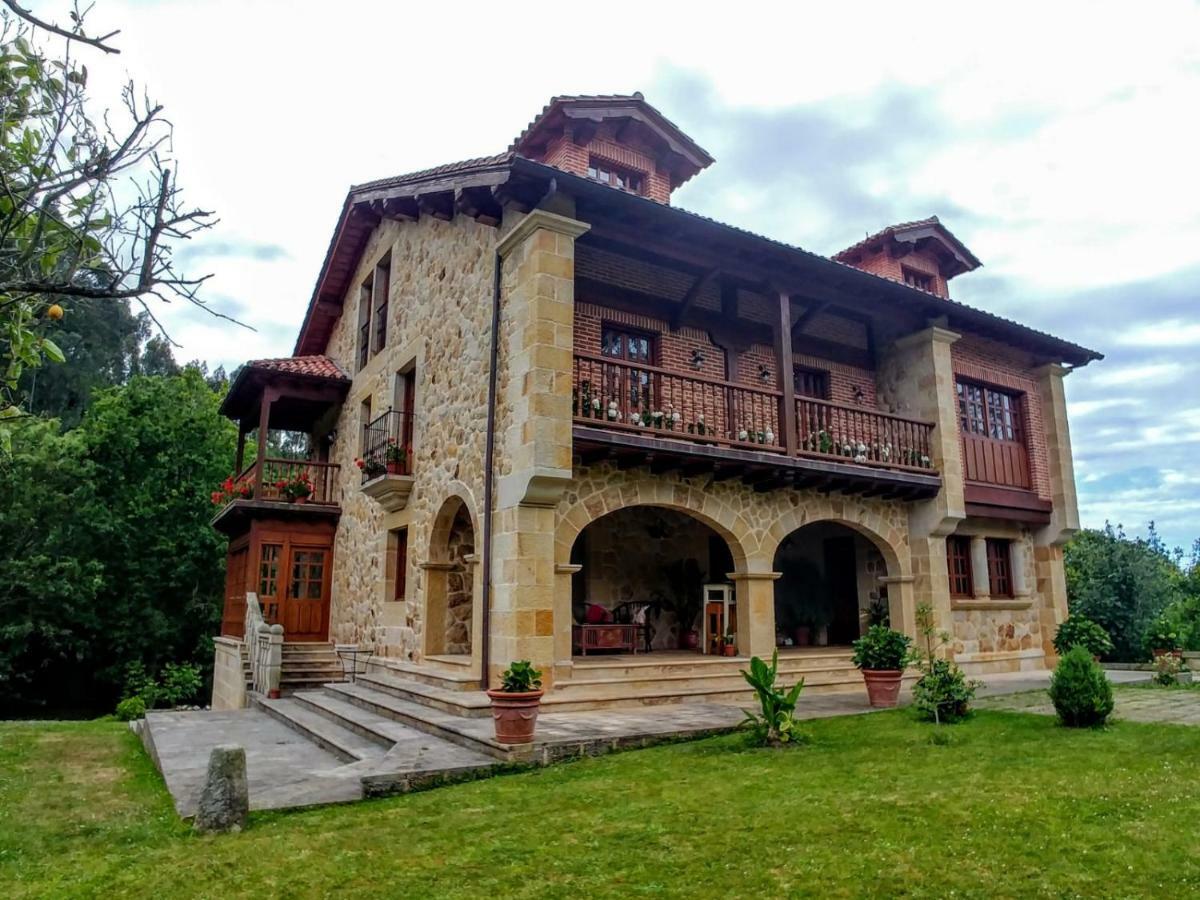 Trisileja En Novales Hotel Buitenkant foto