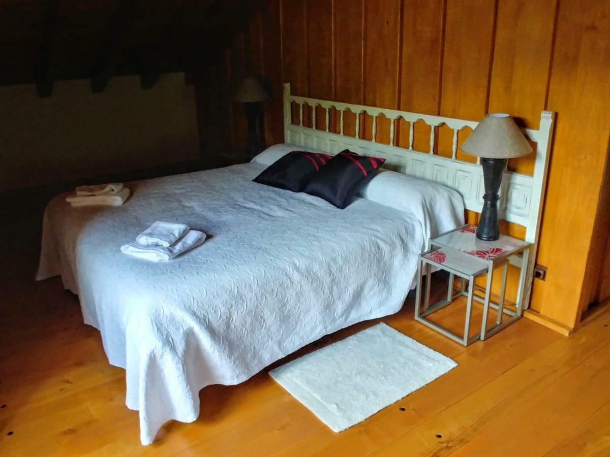 Trisileja En Novales Hotel Buitenkant foto